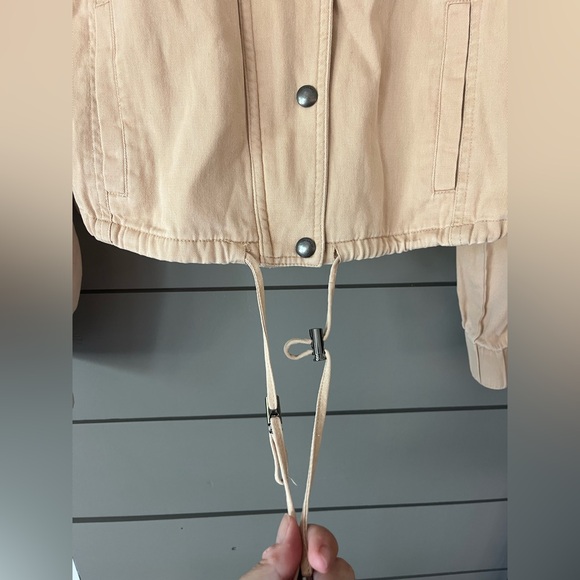 Blank NYC Utility Jacket Beige Snap Front Cinch Waist‎ Lightweight Cotton Layer - Picture 9 of 9